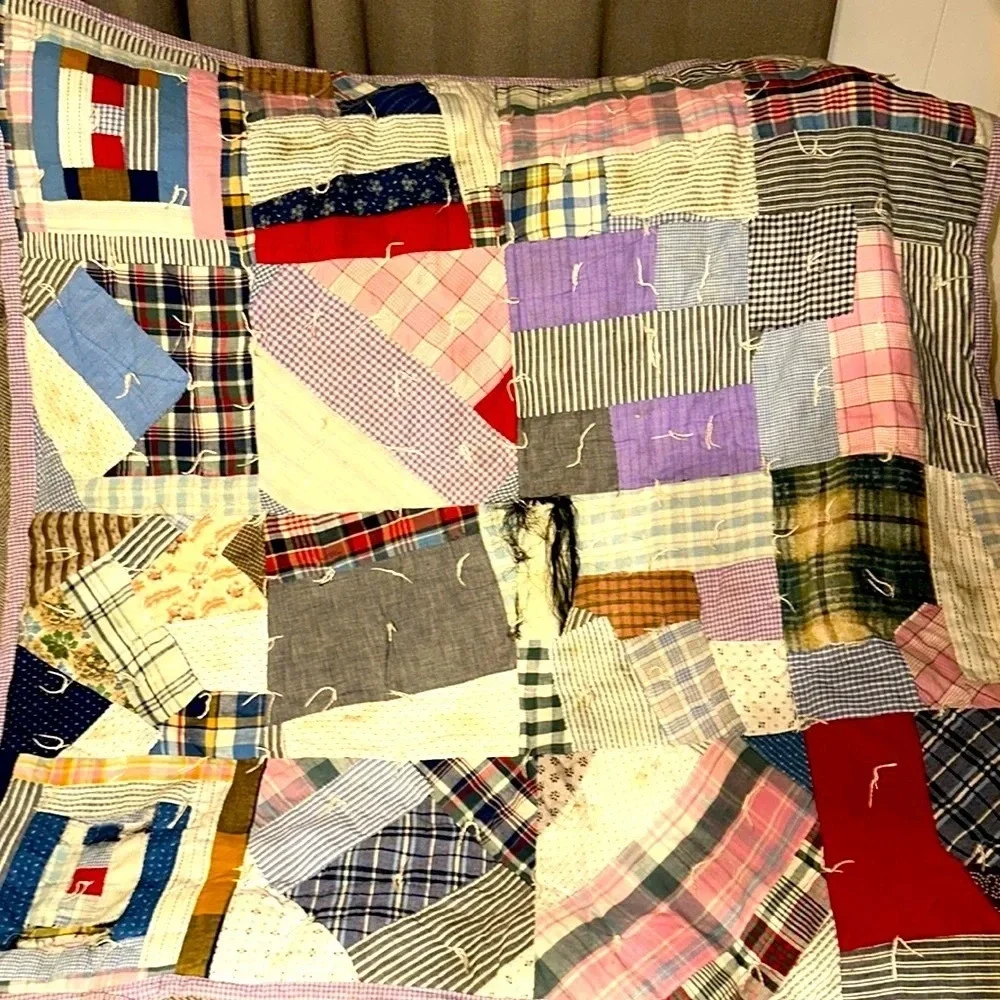 RARE HANDMADE HAND SEWN HEIRLOOM GRANDMOTHER’S CUSTOM MADE VINTAGE QUILT BLANKET
